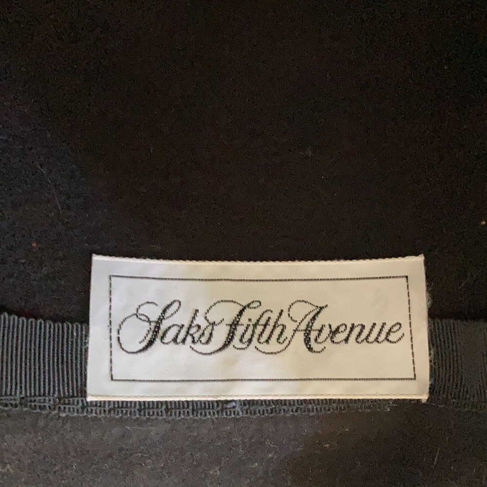 VINTAGE Lady’s hat Saks fifth avenue - Picture 2 of 2